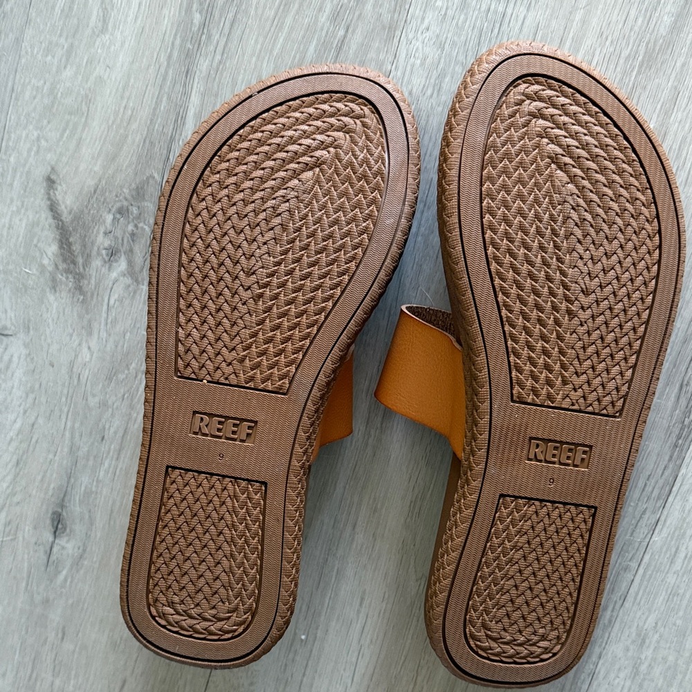 Reef Tan Leather Sandals - Picture 3 of 3